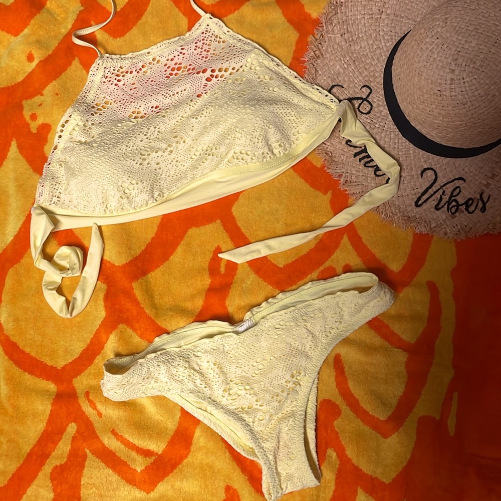 Sexy Soft Yellow Crochet Lace Massimo Yellow Halter Bikini ~ NWOT